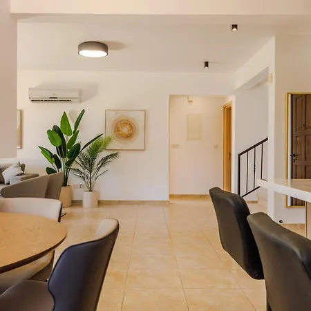 H&o Arizona Gold Villa